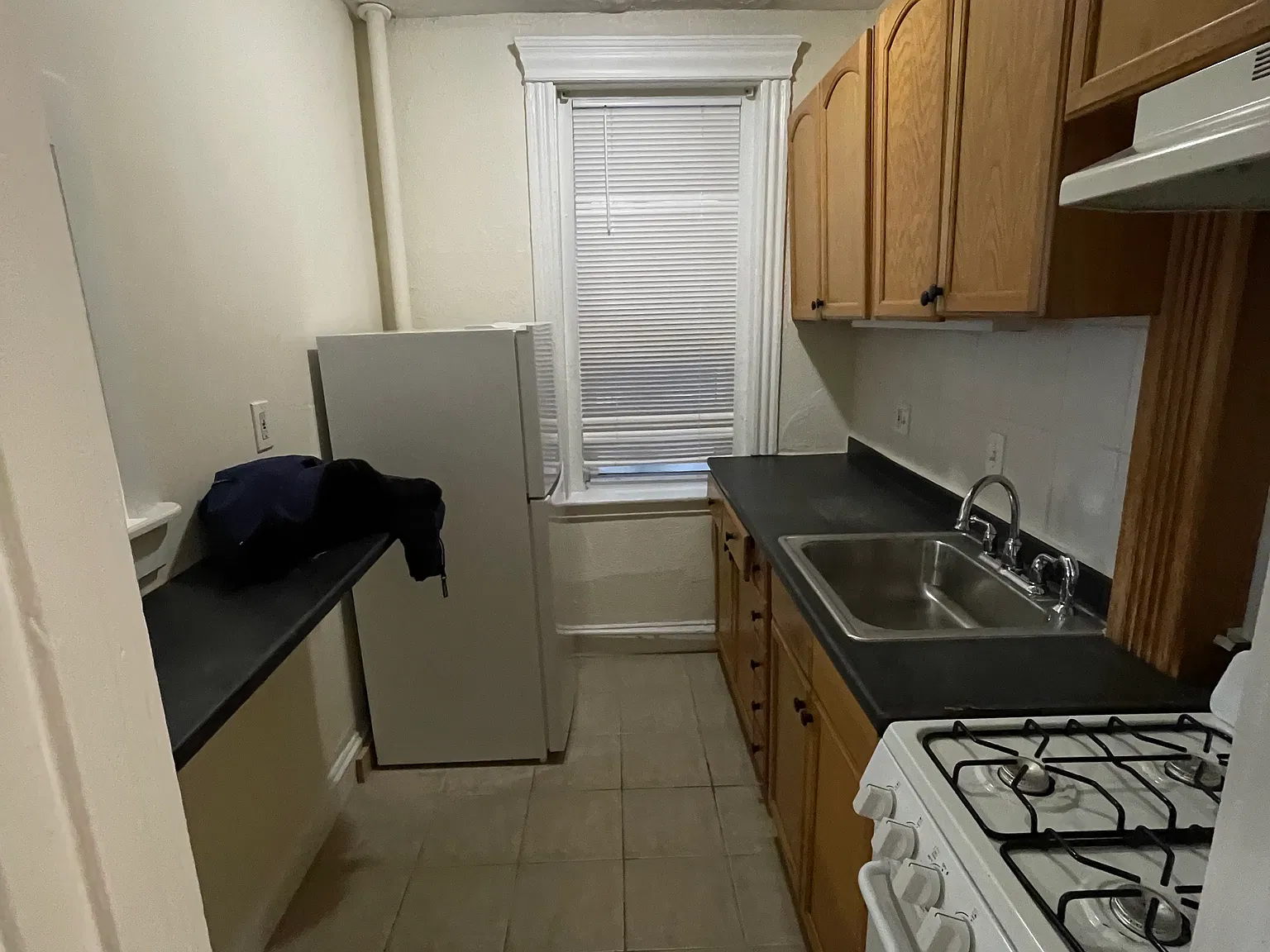 Studio, $1,800 — Photo 2