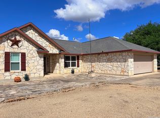 129 RAPIDS CIR, Bandera, TX 78003