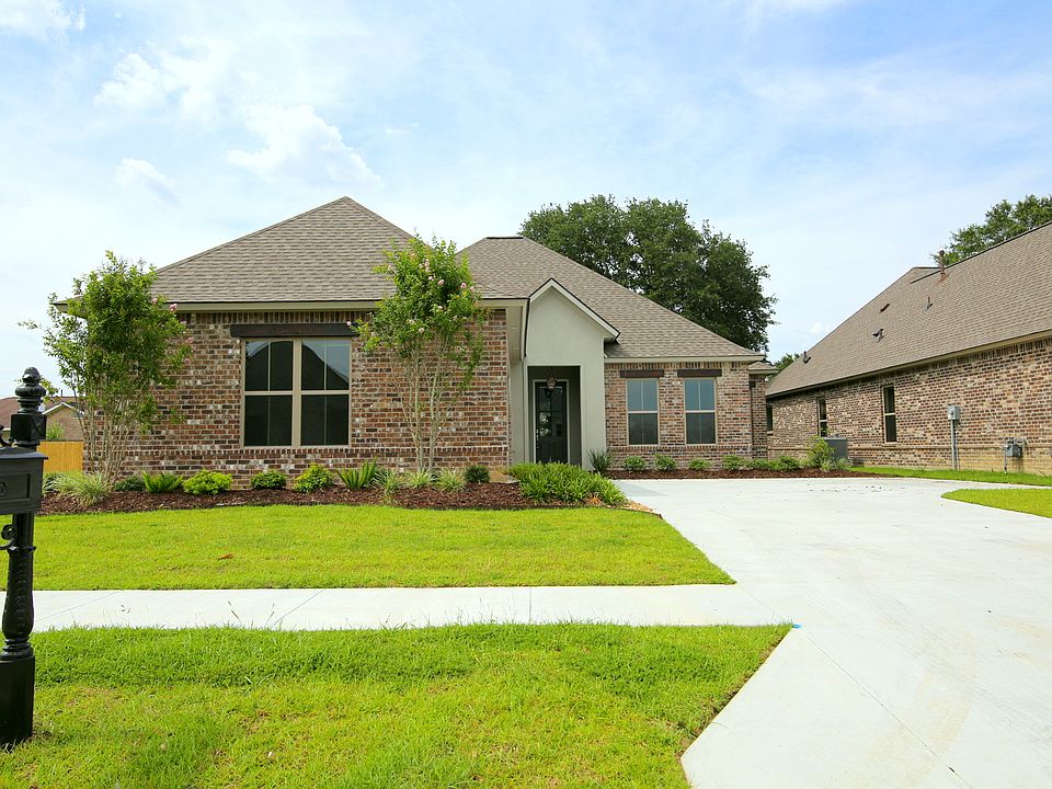 1st image of 107 Piper Crest Ln