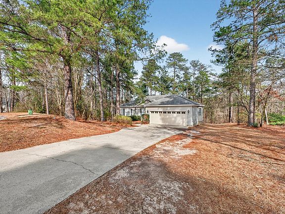 3rd image of 208 Coachman Dr