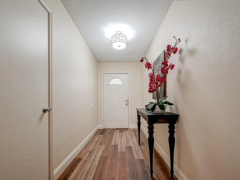 3903 Hermitage Hollow Ln — Photo 3