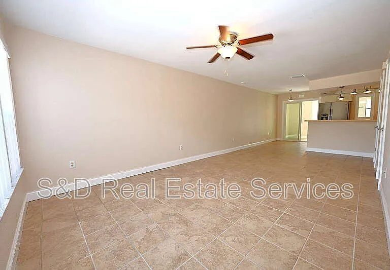 349 Market Sq E — Photo 12