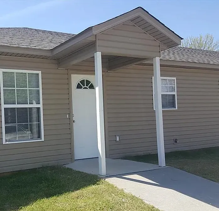 210 S 6th Ave #4