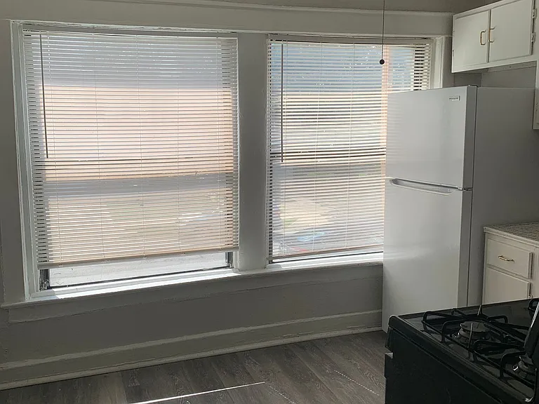4111-4113 Walnut St — Photo 9
