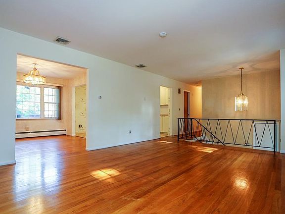 5th image of 21 Gerke Ave