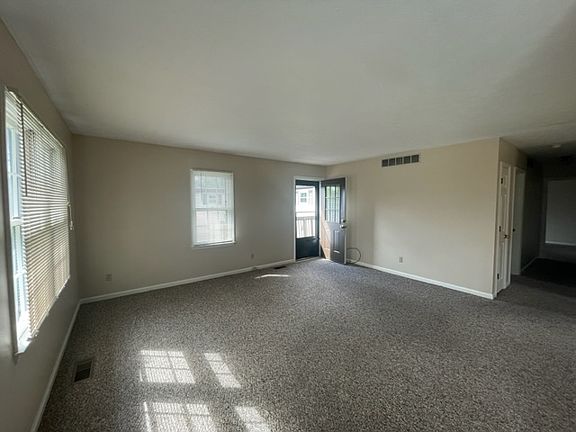 5th image of 54 Cedarcrest Ct #54B