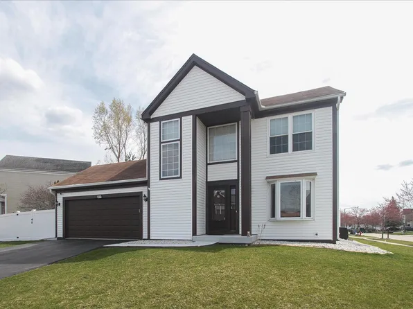 1811 Cambridge Dr, Carpentersville, IL 60110