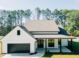 135 Estates Dr, Walterboro, SC 29488