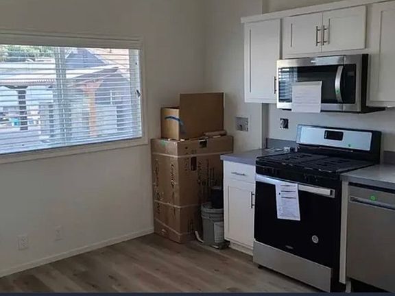 4th image of 2548 Peck Rd #11
