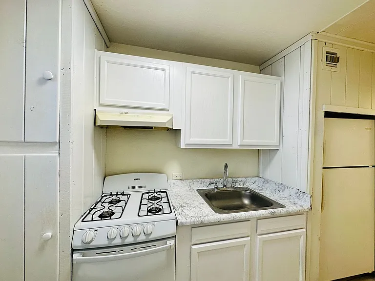 Studio and 1 Bedrooms in this Stunning Community! — Photo 13