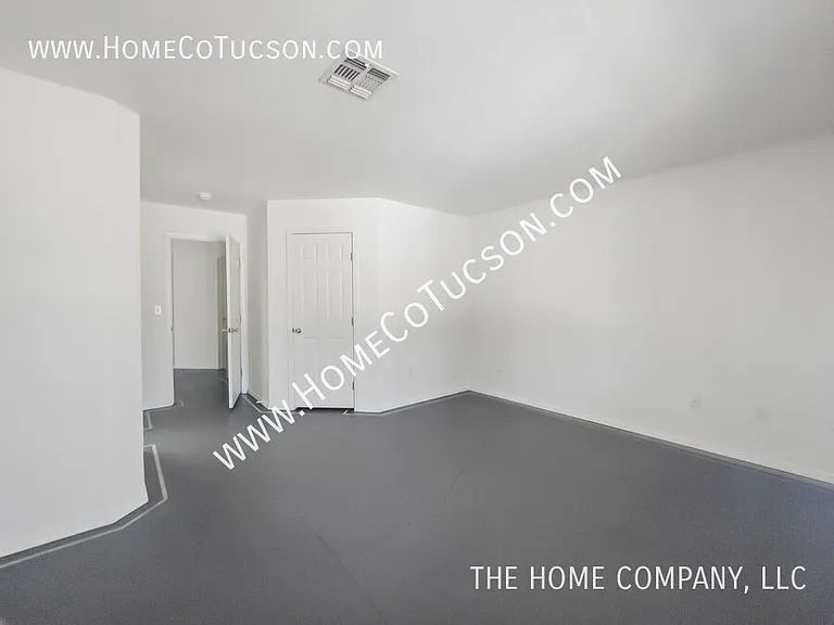1610 E Water St — Photo 8