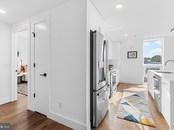 2nd image of 1501 N 31st St #314
