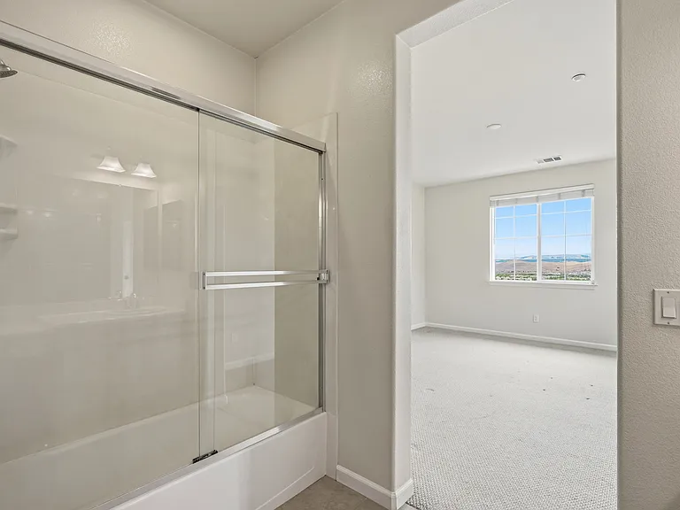 5206 Fioli Loop — Photo 21