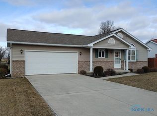 930 Melody Ln, Napoleon, OH 43545