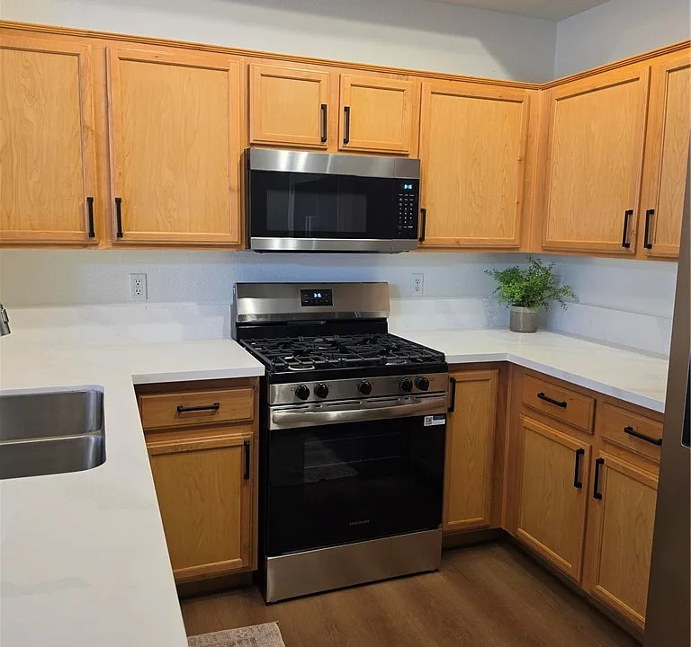 2305 W Horizon Ridge Pkwy #814