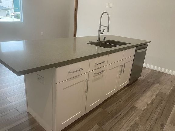 4th image of 10221 McClemont Ave #2