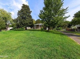 11128 Hughlan Dr, Knoxville, TN 37934