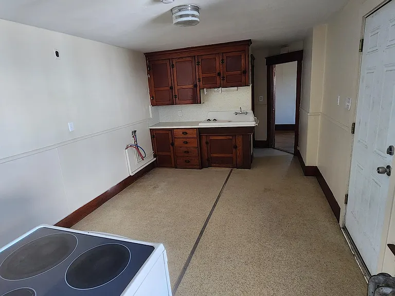 90 Ash St #9 — Photo 6