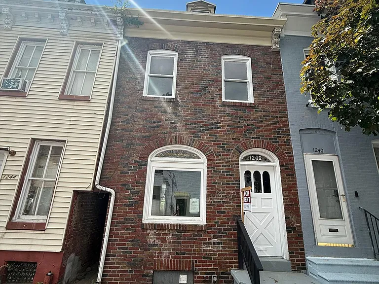 1242 Muhlenberg St — Photo 10