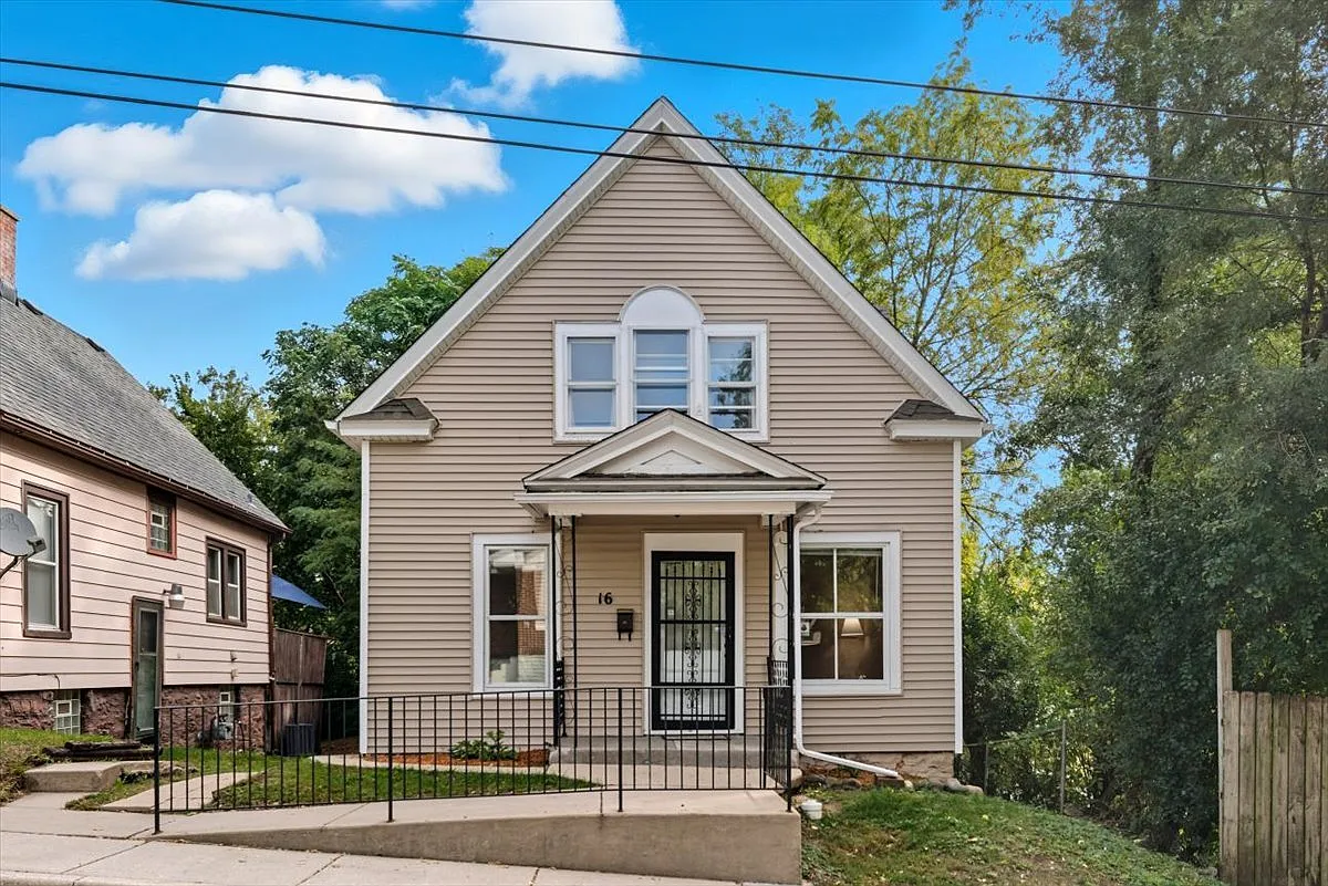 16 Ivy St photo 1