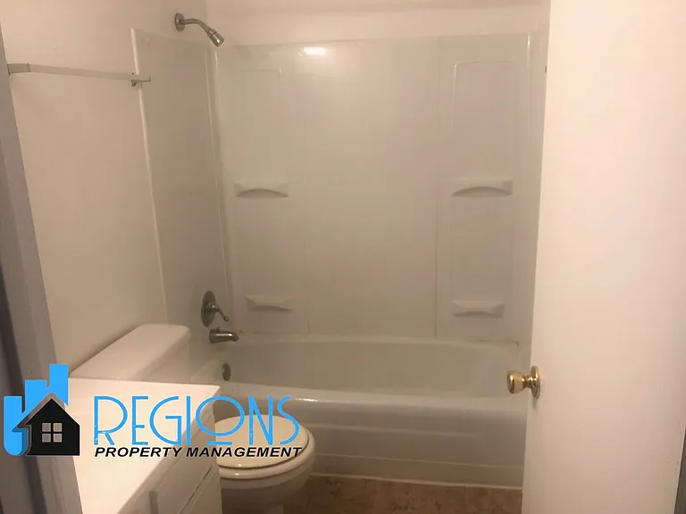 822 E. Washington Street — Photo 13