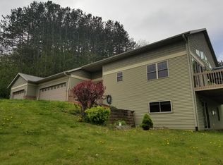 W5037 County Road B, La Crosse, WI 54601