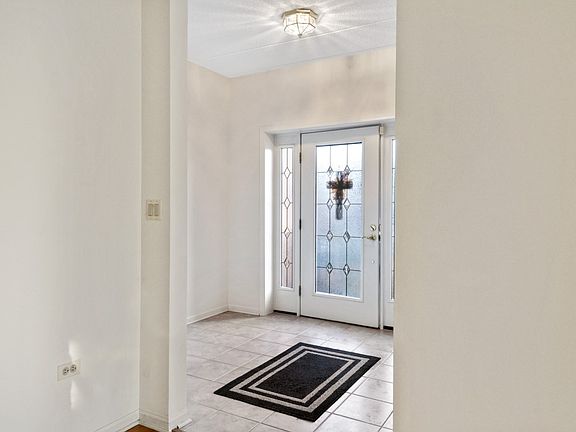 Foyer with coat closet