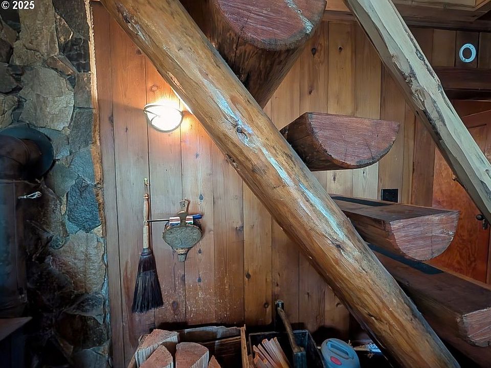 13th image of this home