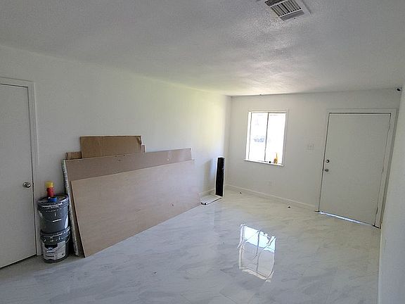 Main entry/den