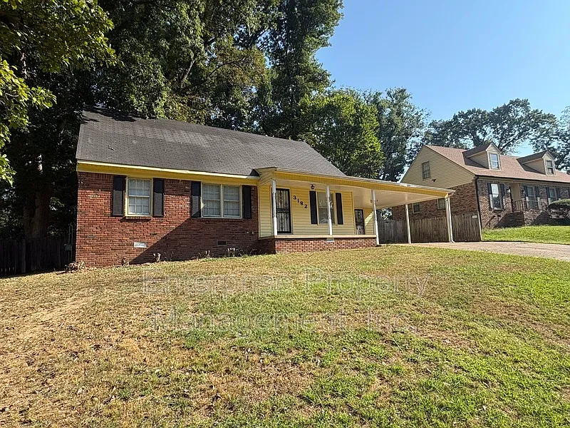 4 bed, 2.0 bath, 1898 sqft, $1,750 — Photo 2