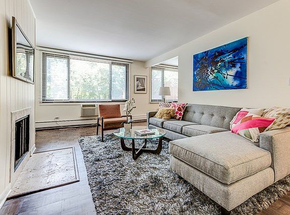 2nd image of 644 W Arlington Pl APT 3A