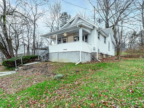 3rd image of 679 Euclid Ave