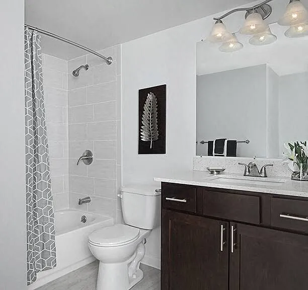 River Oaks Apartments of Rochester Hills — Photo 6