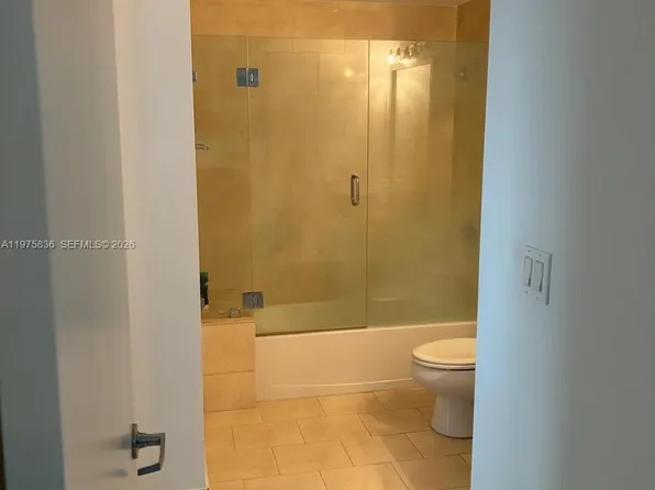 90 SW 3rd St, Miami, FL