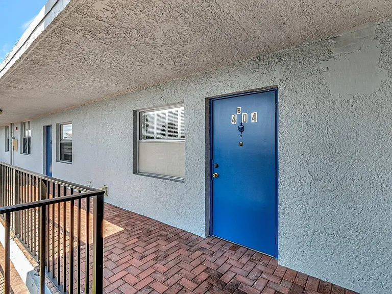14723 Cumberland Dr #404B — Photo 29