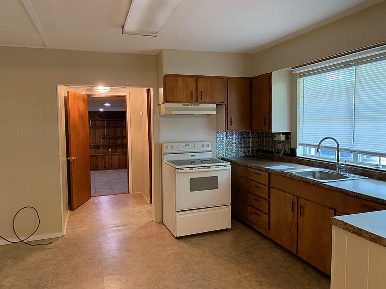 501 Glover Dr — Photo 7