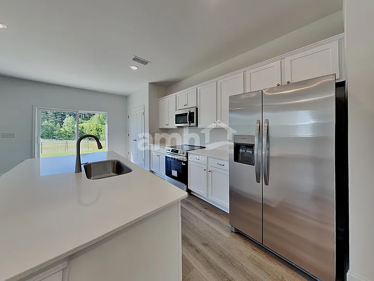 1219 Livengood Way — Photo 4