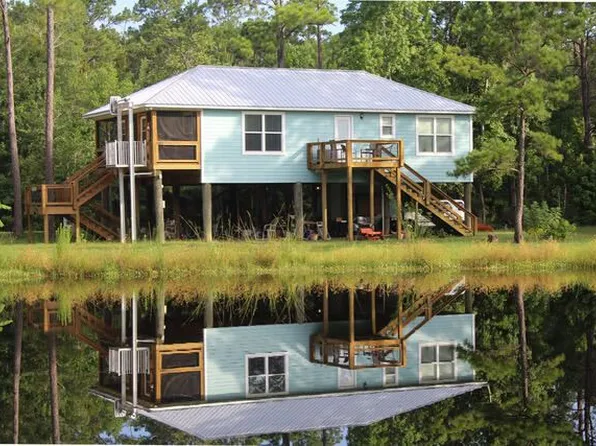 104 Alden Ln, Freeport, FL 32439