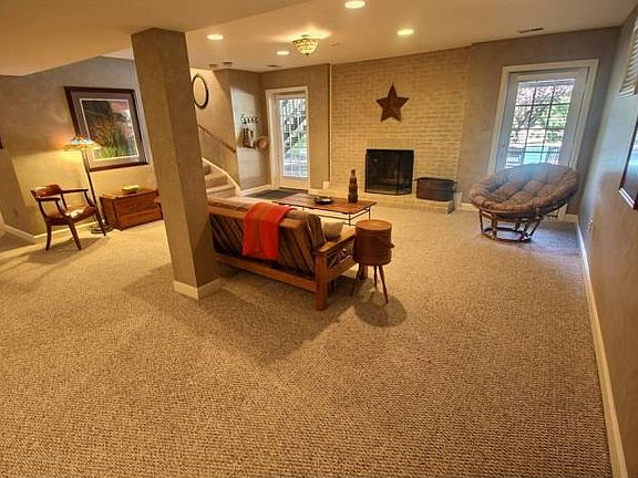 Walk-Out Rec Room