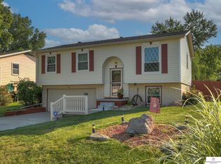 6837 N 65th St, Omaha, NE 68152