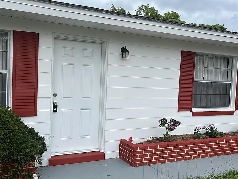 17 Brook Pl — Photo 3