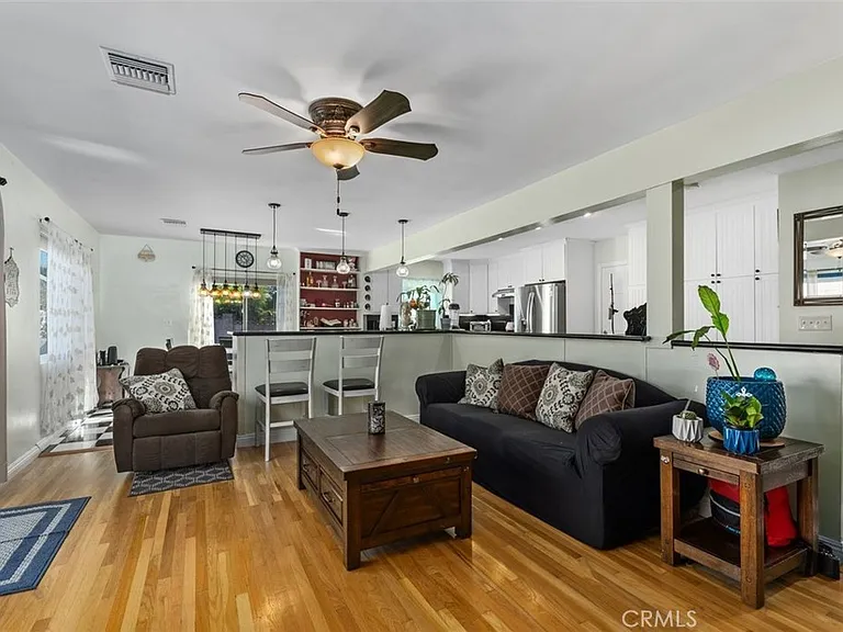314 S Velva Pl — Photo 16