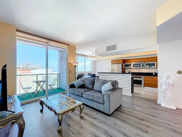 244 Biscayne Blvd #1108 — Photo 4