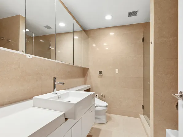 301 East 61st Street image 8 of 13