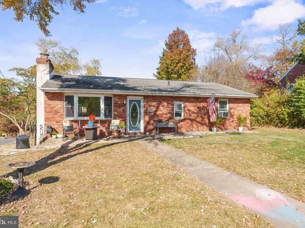 304 2nd Ave, Mont Clare, PA 19453