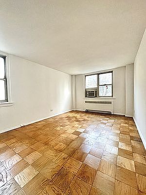 5th image of 240 E 35th St APT 6G