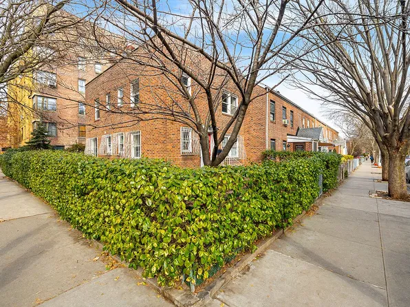 41-52 47th St #2, Sunnyside, NY 11104