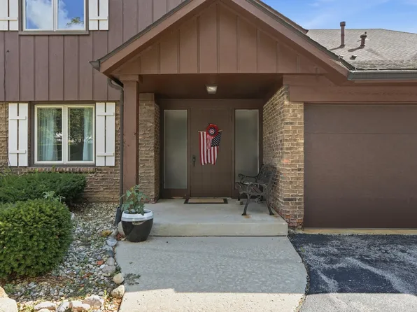 2529 E Lake Shore Dr, Crown Point, IN 46307
