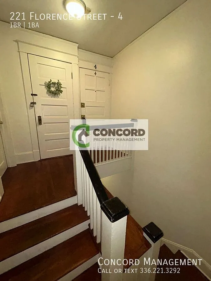 221 Florence Street - 4/Concordmgmt. Be aware of scams — Photo 3