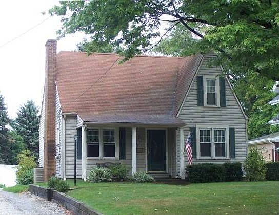 1st image of 974 Franklin Ave